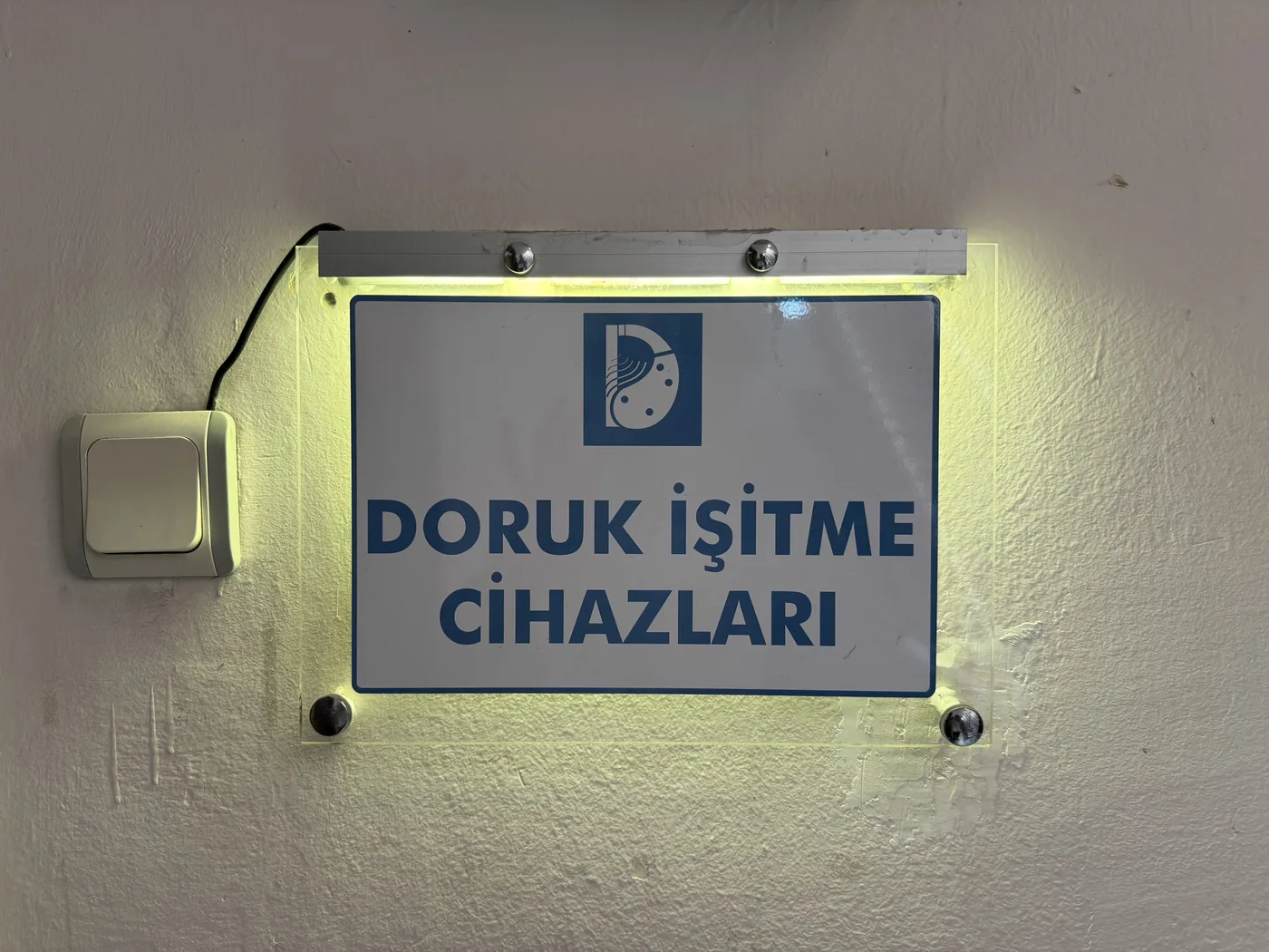 Doruk İşitme Cihazları Dikmen Şubesi girişi