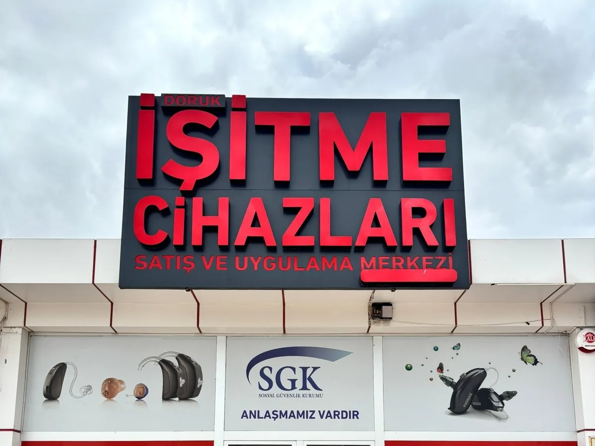 Doruk İşitme Cihazları Polatlı Şubesi dış cephesi ve tabelası